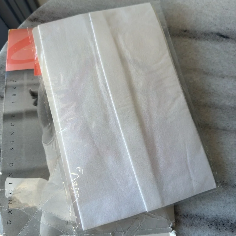 Capezio ultra soft footed tights off white